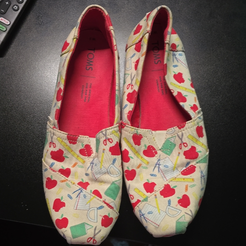 TOMS Artistic Print Canvas Slip-Ons